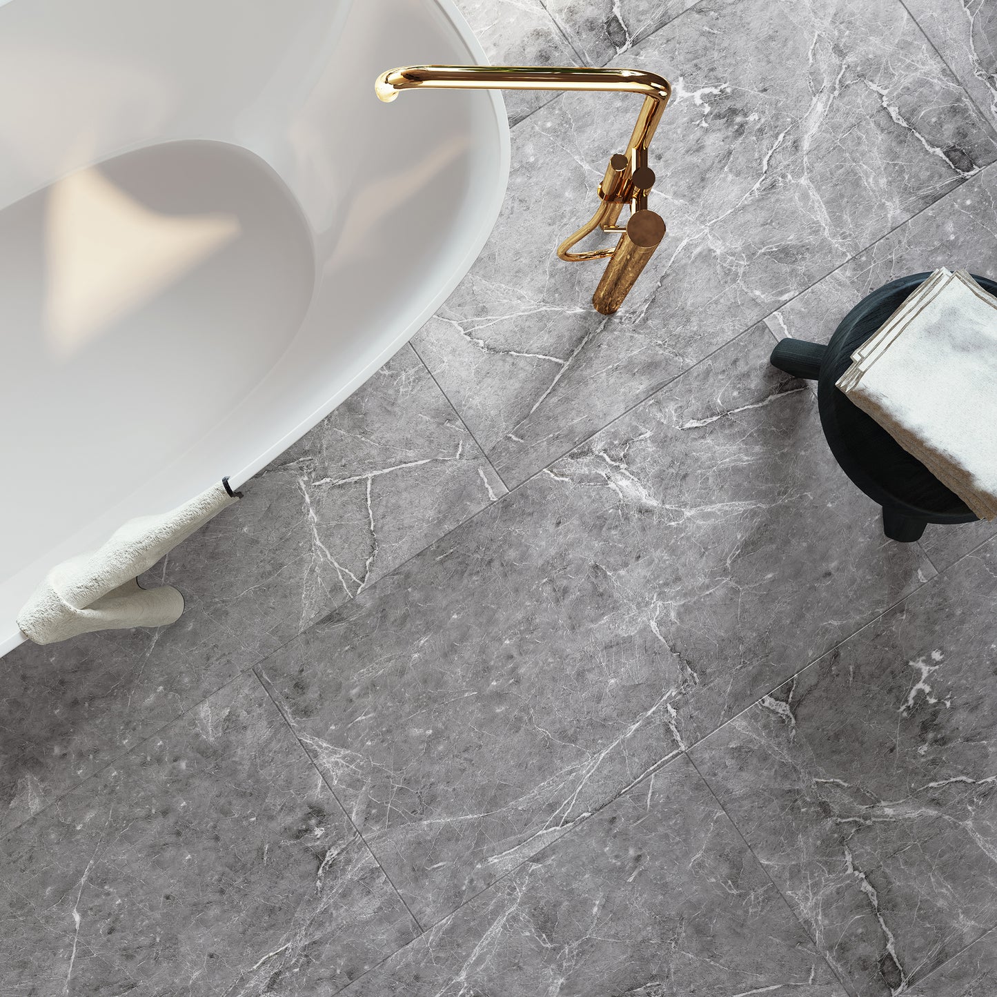 Moderne badkamer met een marmerlook PVC-vloer van Commando Vloeren, die luxe en waterbestendigheid combineert voor een elegante, onderhoudsvriendelijke afwerking.