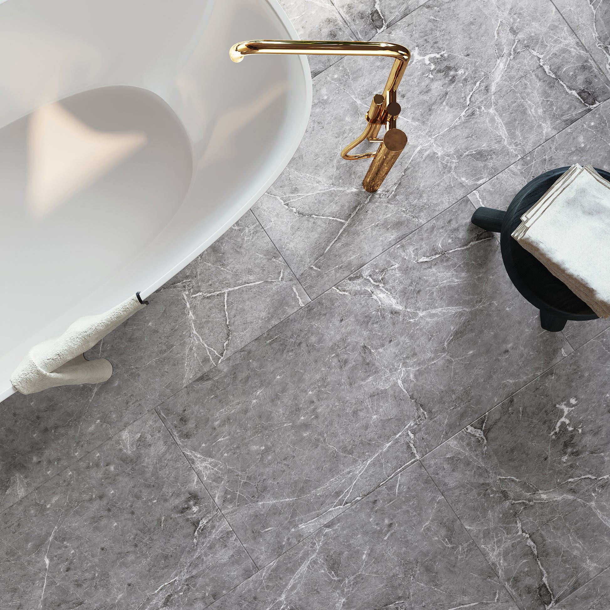 Moderne badkamer met een marmerlook PVC-vloer van Commando Vloeren, die luxe en waterbestendigheid combineert voor een elegante, onderhoudsvriendelijke afwerking.